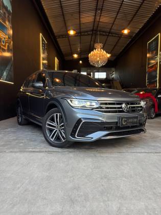 VOLKSWAGEN TIGUAN 2.0 300 TSI GASOLINA ALLSPACE R-LINE AUTOMÁTICO VOLKSWAGEN TIGUAN 2.0 300 TSI GASOLINA ALLSPACE R-LINE AUTOMÁTICO